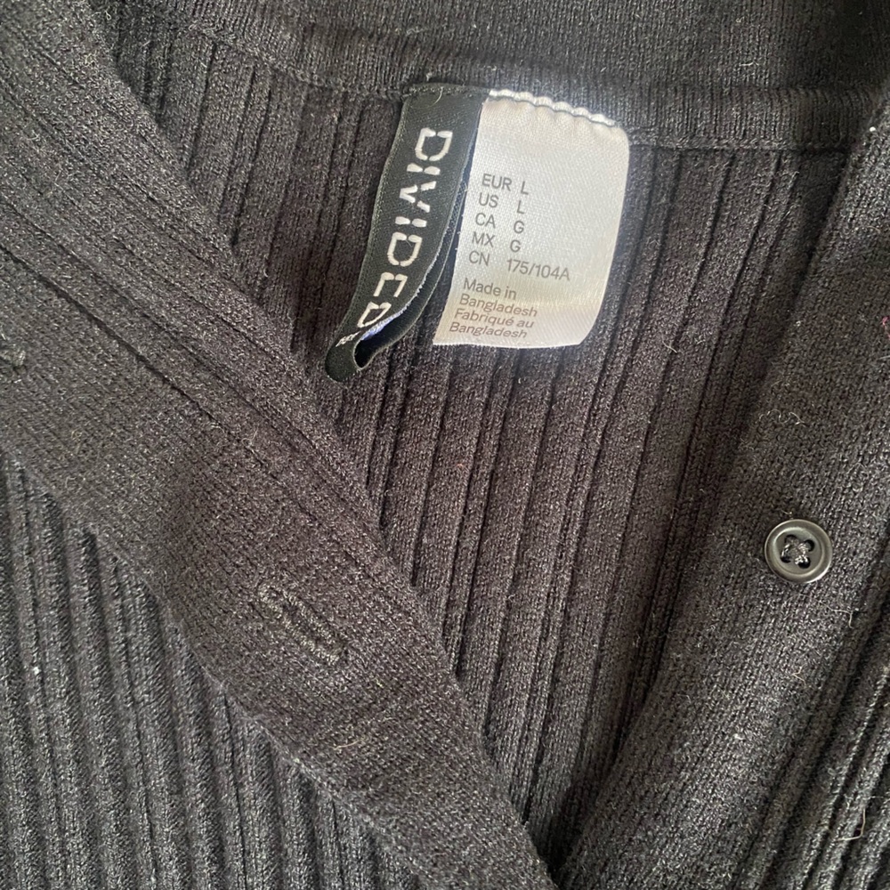 H&M Button Front Ribbed Top - Picture 3 of 3